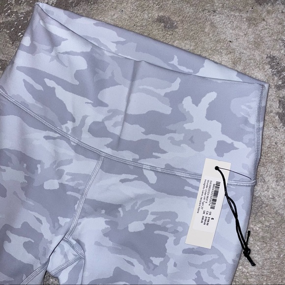 NWT Wunder Under HR TIGHT 25” x Soulcycle - Picture 5 of 6